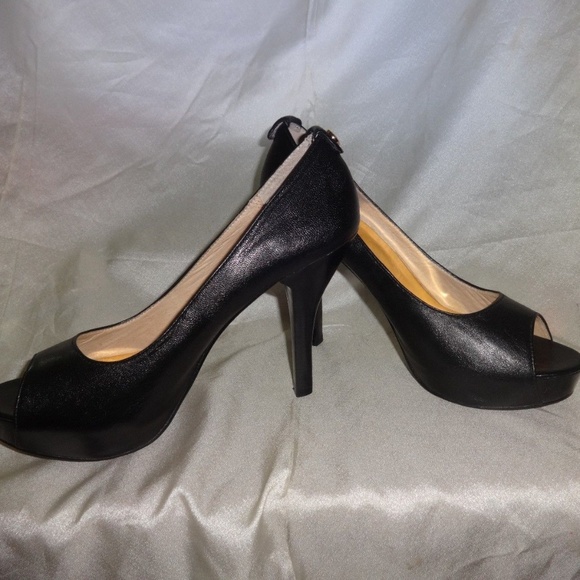 NWOB MICHAEL KORS PEEPTOE SHOES Size 9.5M - Picture 2 of 8